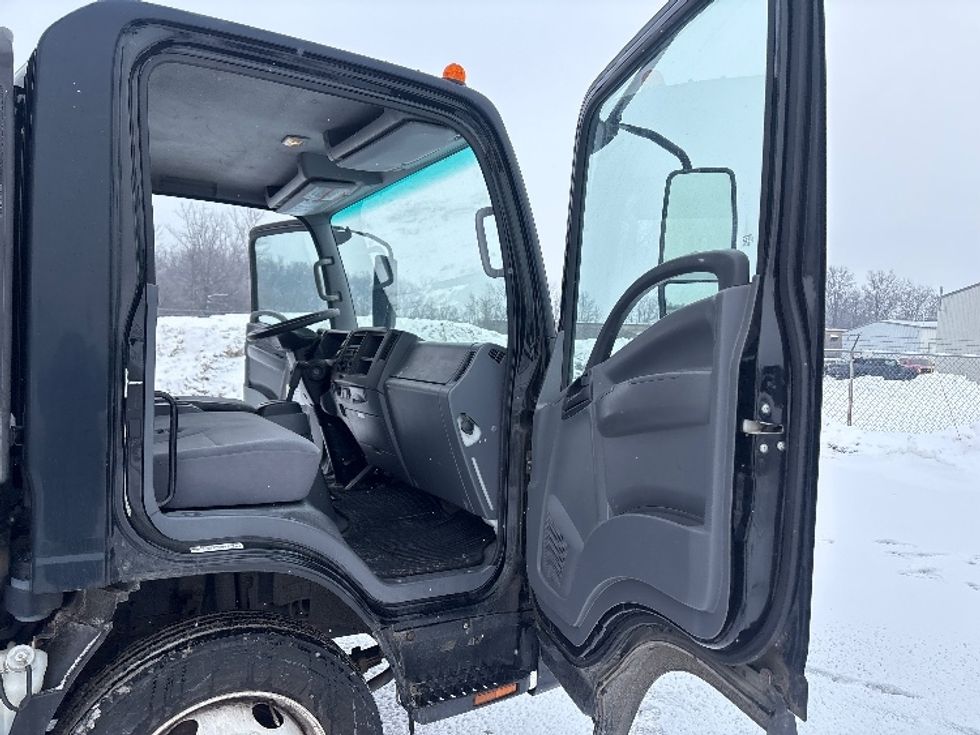 Medium Duty Box Truck-Light and Medium Duty Trucks-Isuzu-2021-NQR-Brook Park-OH-57,721\n\t\tmiles-$ 51,250 - Image 19