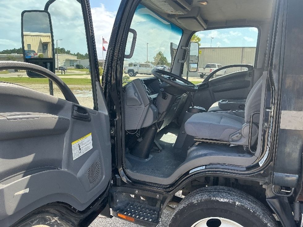 Medium Duty Box Truck-Light and Medium Duty Trucks-Isuzu-2021-NQR-Gulfport-MS-115,750\n\t\tmiles-$ 46,750 - Image 16