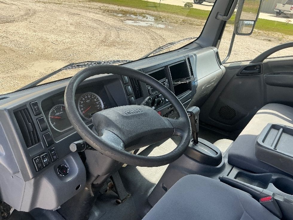 Medium Duty Box Truck-Light and Medium Duty Trucks-Isuzu-2021-NQR-Gulfport-MS-115,750\n\t\tmiles-$ 46,750 - Image 17