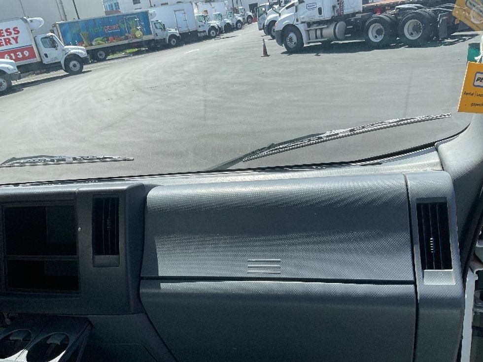 Medium Duty Box Truck-Light and Medium Duty Trucks-Isuzu-2021-NQR-La Mirada-CA-126,605\n\t\tmiles-$ 45,500 - Image 21