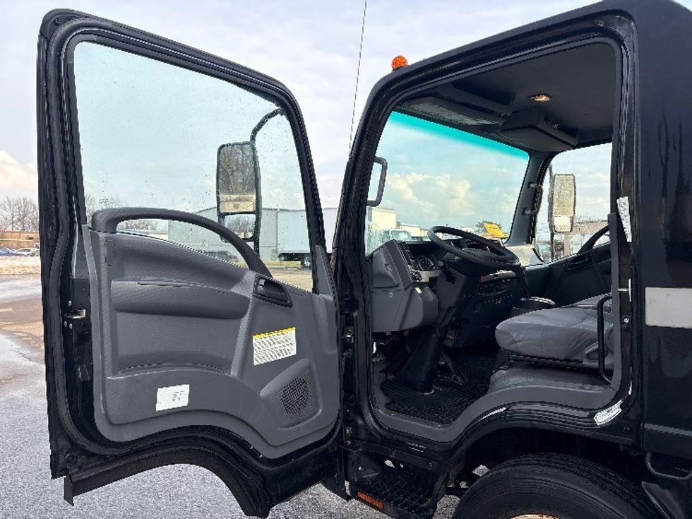 Medium Duty Box Truck-Light and Medium Duty Trucks-Isuzu-2021-NQR-Middlefield-OH-129,527\n\t\tmiles-$ 41,750 - Image 16