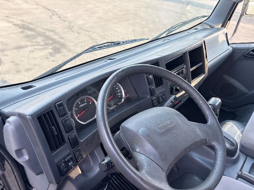 Medium Duty Box Truck-Light and Medium Duty Trucks-Isuzu-2021-NQR-Middlefield-OH-129,527\n\t\tmiles-$ 41,750 - Image 17