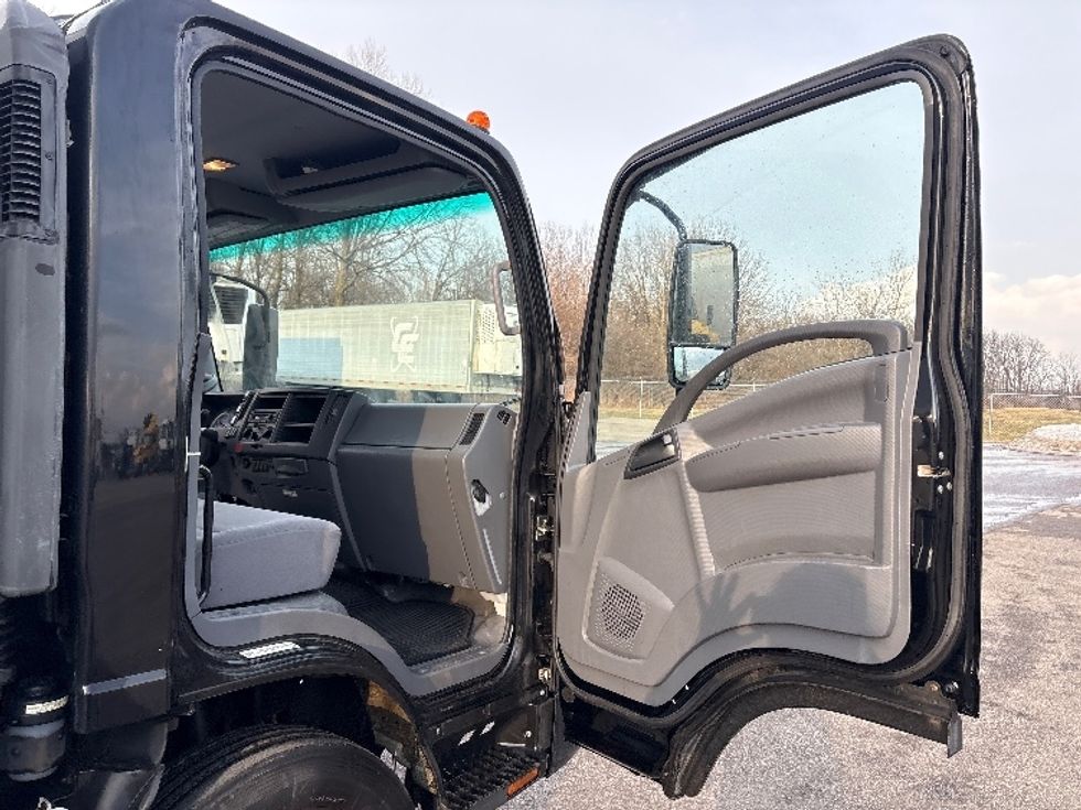 Medium Duty Box Truck-Light and Medium Duty Trucks-Isuzu-2021-NQR-Middlefield-OH-129,527\n\t\tmiles-$ 41,750 - Image 20