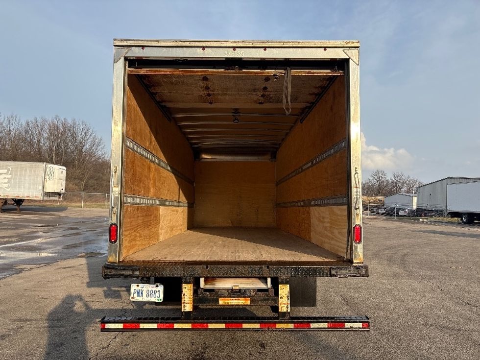 Medium Duty Box Truck-Light and Medium Duty Trucks-Isuzu-2021-NQR-Middlefield-OH-129,527\n\t\tmiles-$ 41,750 - Image 8