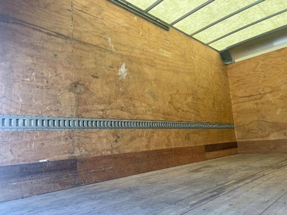 Medium Duty Box Truck-Light and Medium Duty Trucks-Isuzu-2021-NQR-San Antonio-TX-173,157\n\t\tmiles-$ 35,750 - Image 11