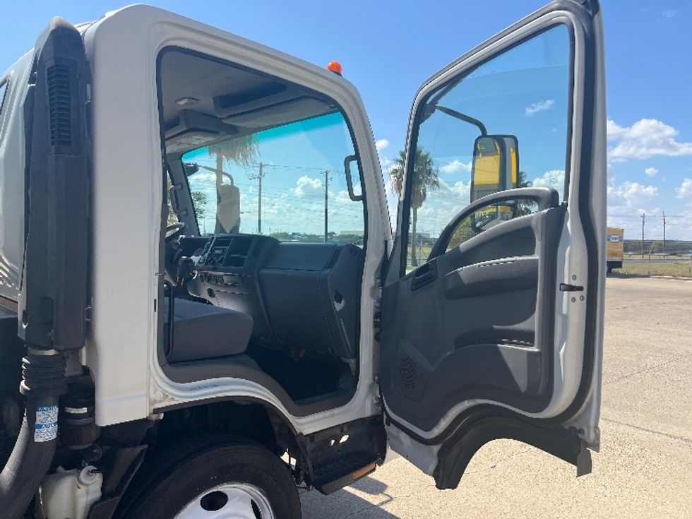 Medium Duty Box Truck-Light and Medium Duty Trucks-Isuzu-2021-NQR-San Antonio-TX-173,157\n\t\tmiles-$ 35,750 - Image 20
