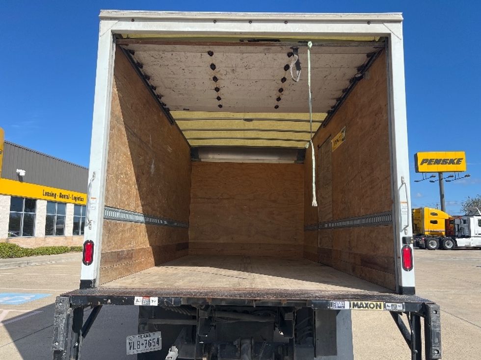 Medium Duty Box Truck-Light and Medium Duty Trucks-Isuzu-2021-NQR-San Antonio-TX-173,157\n\t\tmiles-$ 35,750 - Image 8