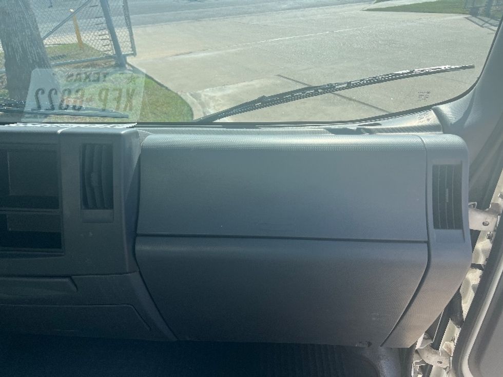 Medium Duty Box Truck-Light and Medium Duty Trucks-Isuzu-2021-NQR-San Antonio-TX-182,075\n\t\tmiles-$ 34,000 - Image 21