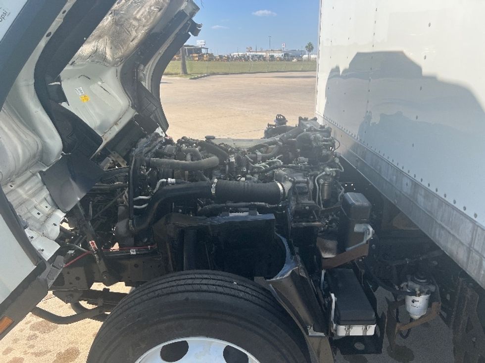 Medium Duty Box Truck-Light and Medium Duty Trucks-Isuzu-2021-NQR-San Antonio-TX-182,075\n\t\tmiles-$ 34,000 - Image 24