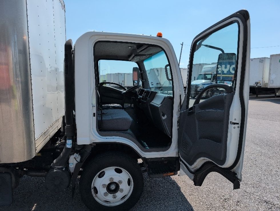 Medium Duty Box Truck-Light and Medium Duty Trucks-Isuzu-2021-NQR-San Antonio-TX-65,703\n\t\tmiles-$ 53,500 - Image 20