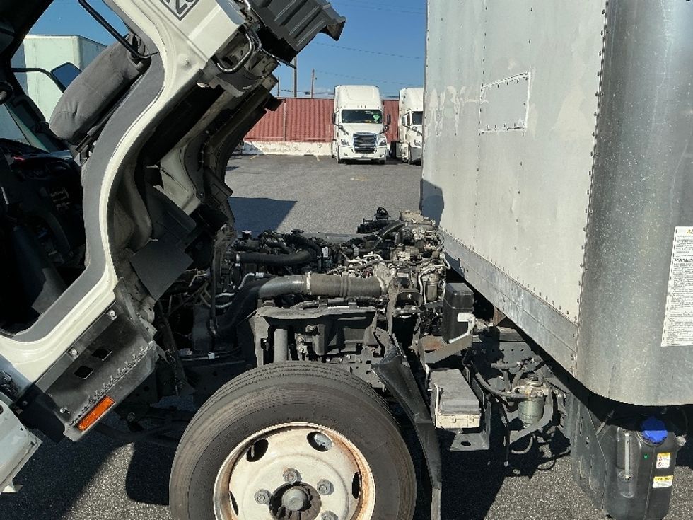 Medium Duty Box Truck-Light and Medium Duty Trucks-Isuzu-2021-NQR-Torrance-CA-93,367\n\t\tmiles-$ 49,250 - Image 24