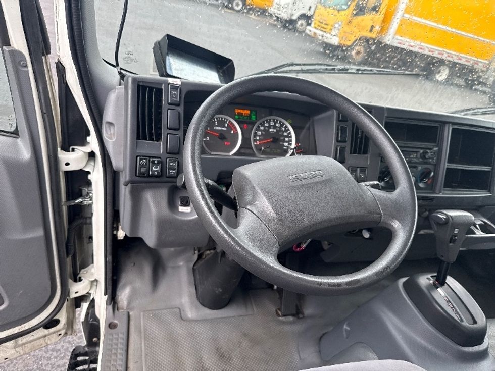 Medium Duty Box Truck-Light and Medium Duty Trucks-Isuzu-2021-NQR-West Babylon-NY-101,204\n\t\tmiles-$ 45,000 - Image 16