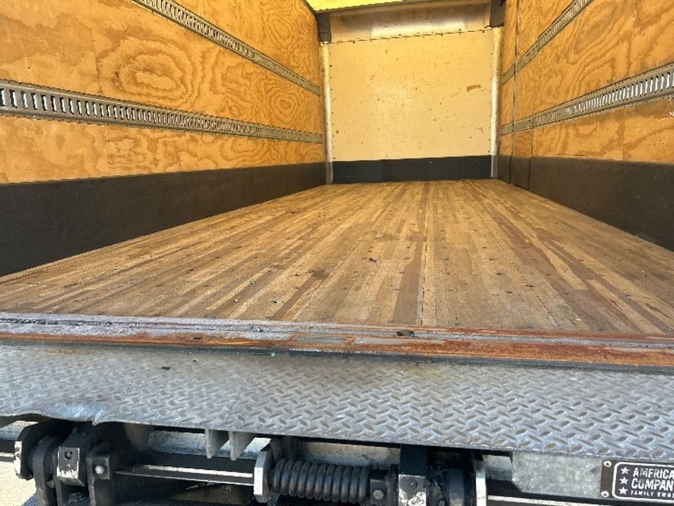 Medium Duty Box Truck-Light and Medium Duty Trucks-Isuzu-2021-NQR-West Babylon-NY-119,274\n\t\tmiles-$ 43,000 - Image 10