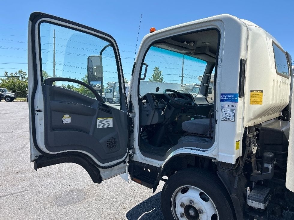 Medium Duty Box Truck-Light and Medium Duty Trucks-Isuzu-2021-NQR-West Babylon-NY-119,274\n\t\tmiles-$ 43,000 - Image 16