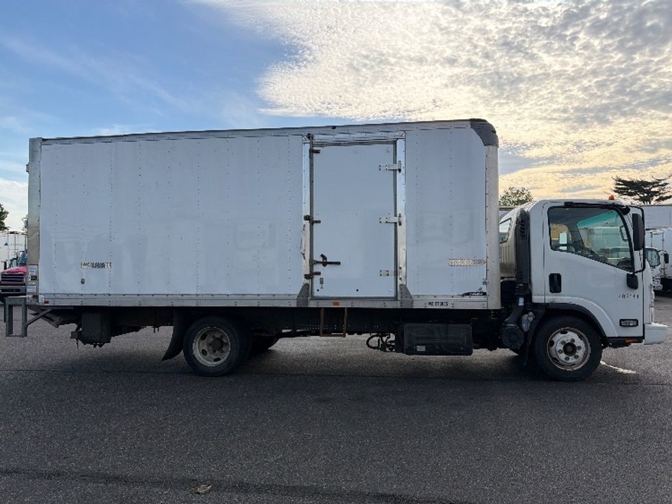 Medium Duty Box Truck-Light and Medium Duty Trucks-Isuzu-2021-NQR-West Babylon-NY-126,217\n\t\tmiles-$ 41,500 - Image 15