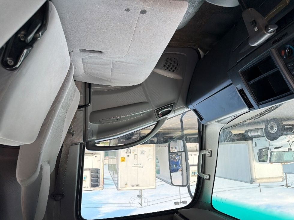 Medium Duty Box Truck-Light and Medium Duty Trucks-Isuzu-2021-NQR-West Babylon-NY-126,217\n\t\tmiles-$ 41,500 - Image 19