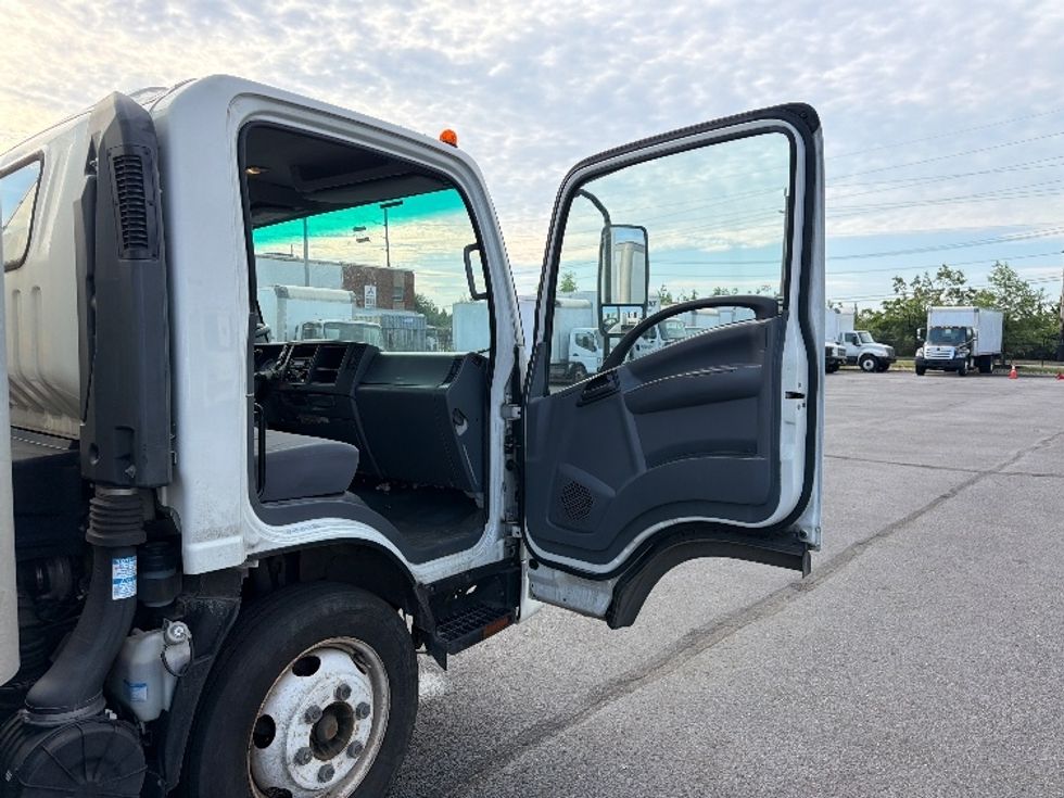 Medium Duty Box Truck-Light and Medium Duty Trucks-Isuzu-2021-NQR-West Babylon-NY-126,217\n\t\tmiles-$ 41,500 - Image 20