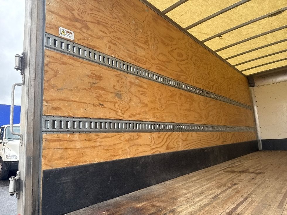 Medium Duty Box Truck-Light and Medium Duty Trucks-Isuzu-2021-NQR-West Babylon-NY-149,147\n\t\tmiles-$ 36,500 - Image 11