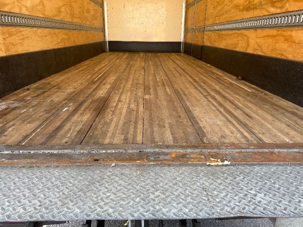 Medium Duty Box Truck-Light and Medium Duty Trucks-Isuzu-2021-NQR-West Babylon-NY-92,451\n\t\tmiles-$ 43,000 - Image 10
