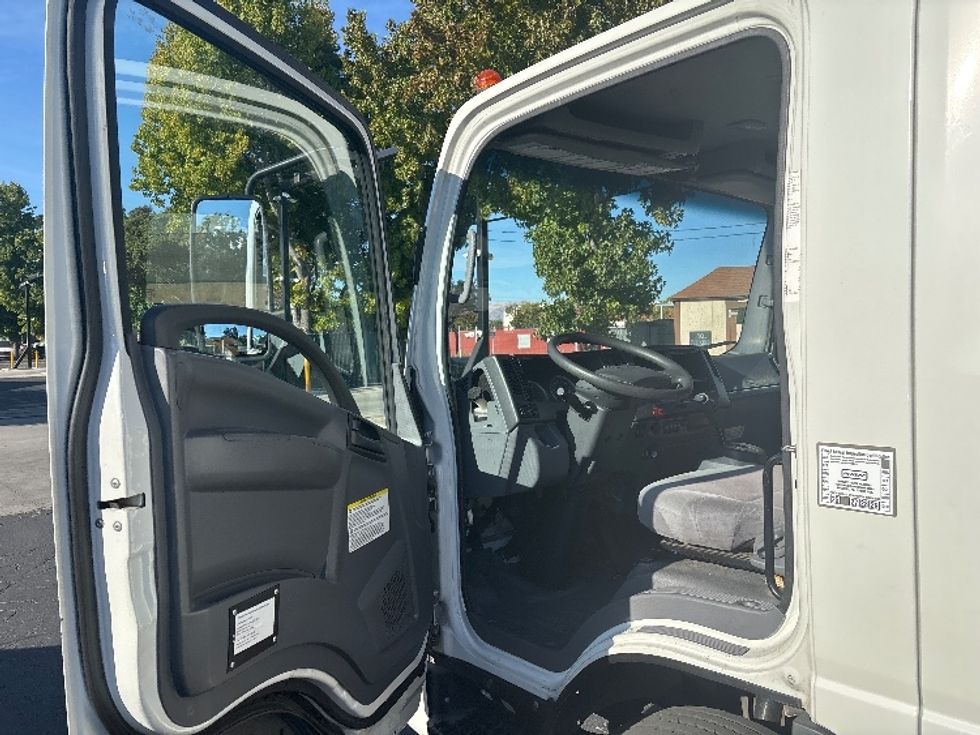 Medium Duty Box Truck-Light and Medium Duty Trucks-Isuzu-2021-NQR-West Sacramento-CA-116,180\n\t\tmiles-$ 50,750 - Image 16