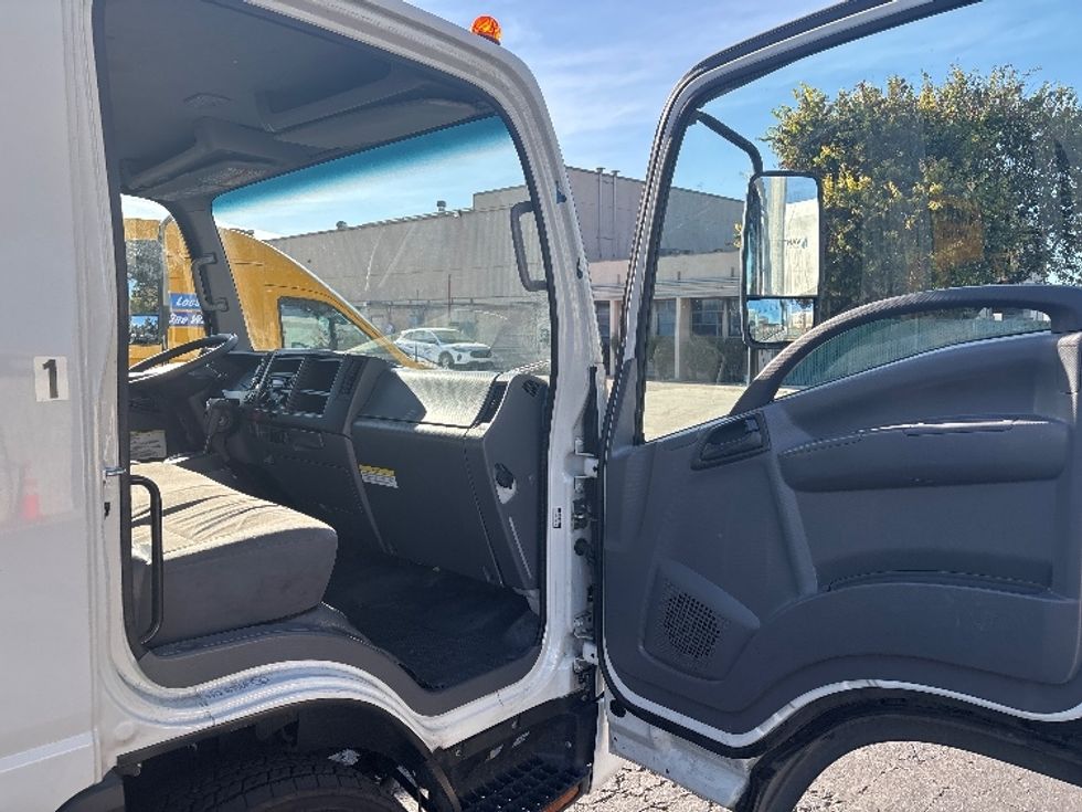 Medium Duty Box Truck-Light and Medium Duty Trucks-Isuzu-2021-NQR-West Sacramento-CA-116,180\n\t\tmiles-$ 50,750 - Image 20