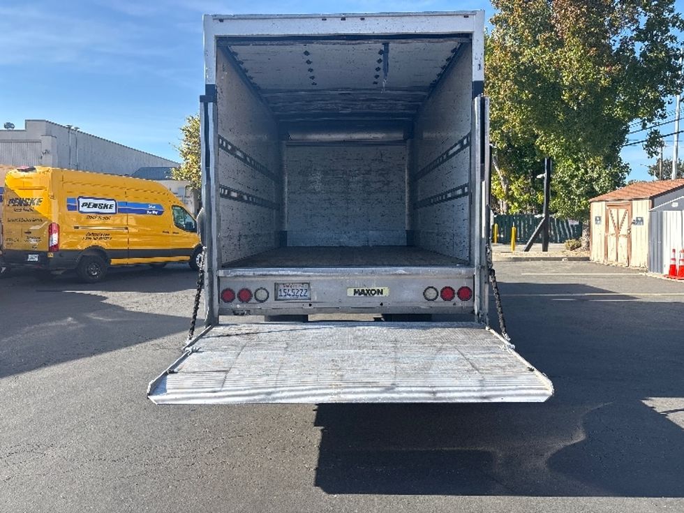 Medium Duty Box Truck-Light and Medium Duty Trucks-Isuzu-2021-NQR-West Sacramento-CA-116,180\n\t\tmiles-$ 50,750 - Image 9