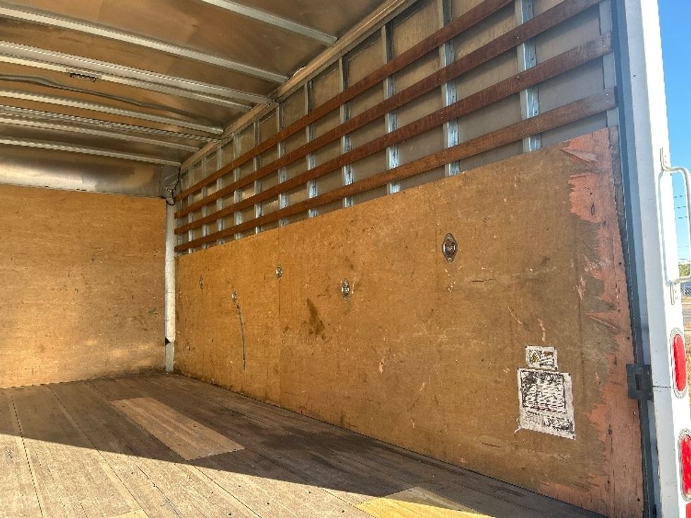 Medium Duty Box Truck-Light and Medium Duty Trucks-Isuzu-2021-NRR-Apopka-FL-153,099\n\t\tmiles-$ 38,750 - Image 12