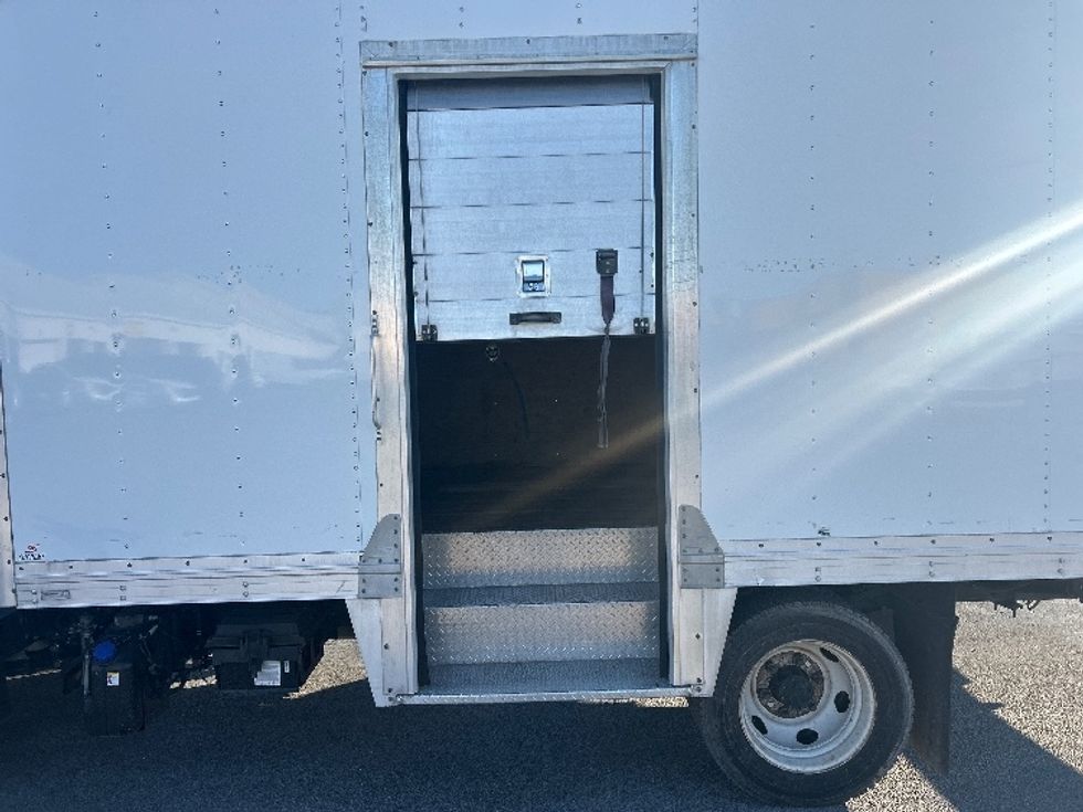 Medium Duty Box Truck-Light and Medium Duty Trucks-Isuzu-2021-NRR-Apopka-FL-153,099\n\t\tmiles-$ 38,750 - Image 26