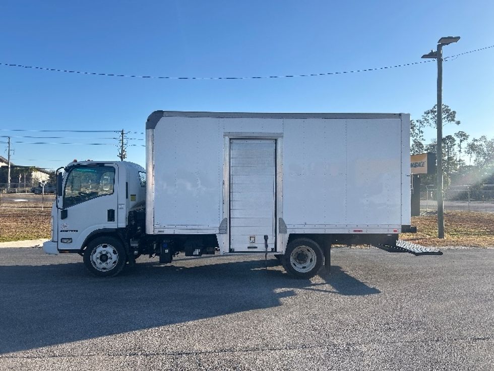 Medium Duty Box Truck-Light and Medium Duty Trucks-Isuzu-2021-NRR-Apopka-FL-153,099\n\t\tmiles-$ 38,750 - Image 4