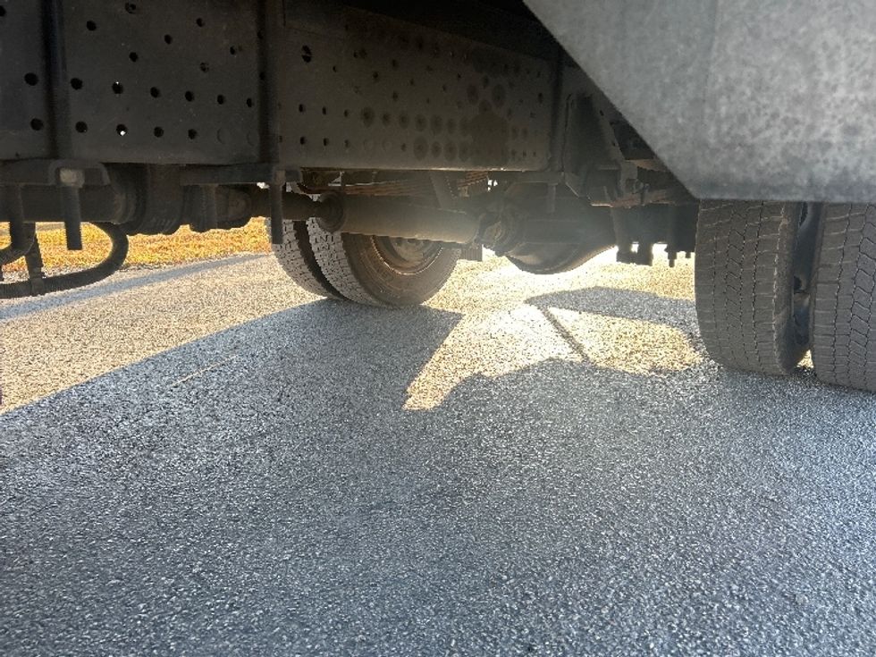 Medium Duty Box Truck-Light and Medium Duty Trucks-Isuzu-2021-NRR-Apopka-FL-153,099\n\t\tmiles-$ 38,750 - Image 5