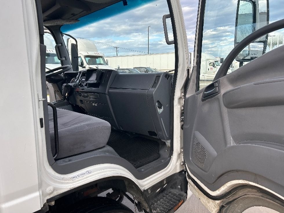 Medium Duty Box Truck-Light and Medium Duty Trucks-Isuzu-2021-NRR-Arlington-TX-146,947\n\t\tmiles-$ 34,000 - Image 19