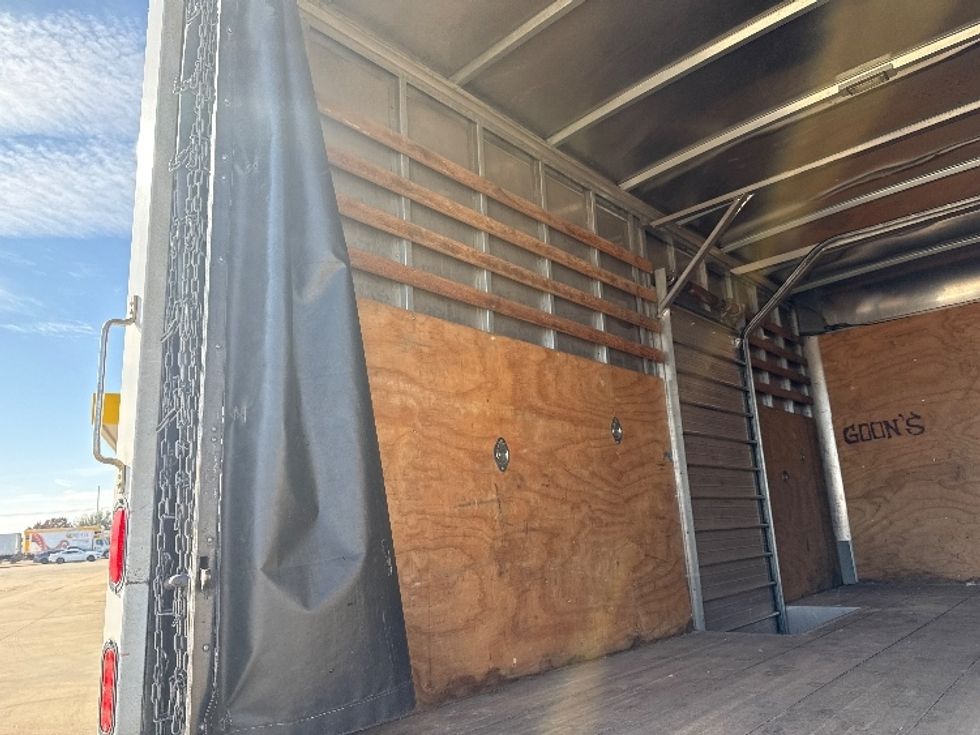 Medium Duty Box Truck-Light and Medium Duty Trucks-Isuzu-2021-NRR-Arlington-TX-220,370\n\t\tmiles-$ 20,000 - Image 11