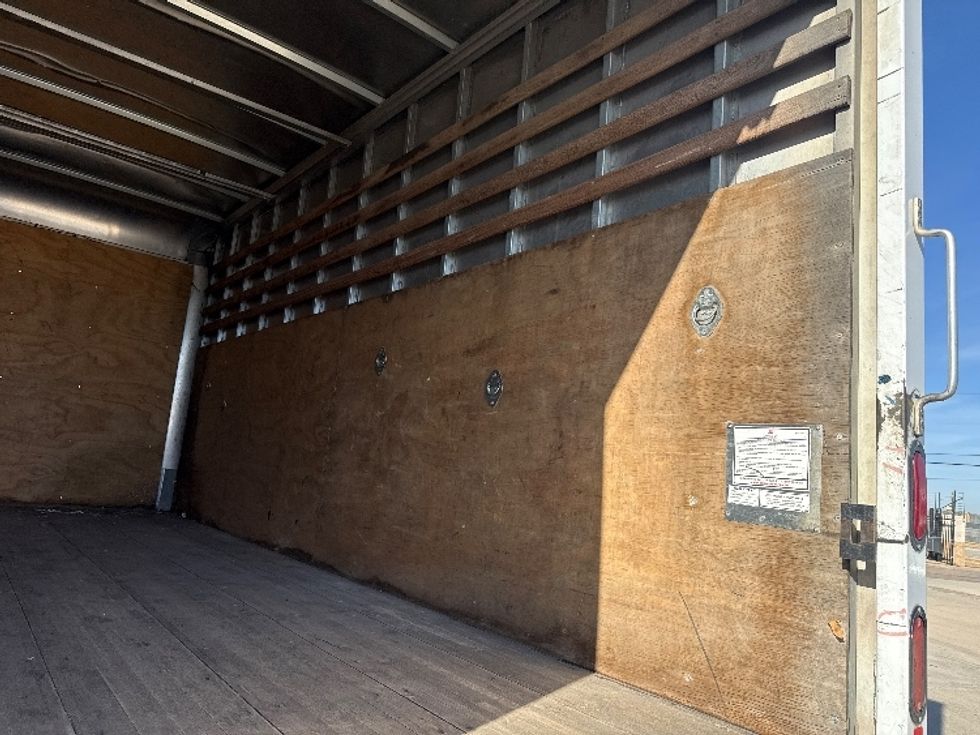 Medium Duty Box Truck-Light and Medium Duty Trucks-Isuzu-2021-NRR-Arlington-TX-220,370\n\t\tmiles-$ 20,000 - Image 12