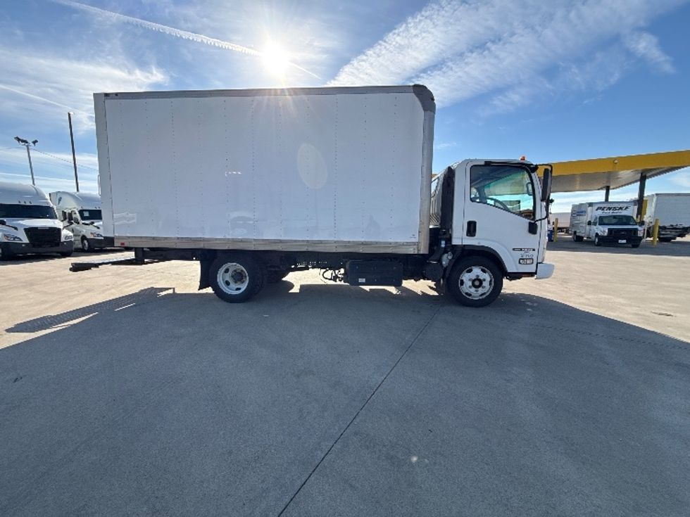 Medium Duty Box Truck-Light and Medium Duty Trucks-Isuzu-2021-NRR-Arlington-TX-220,370\n\t\tmiles-$ 20,000 - Image 15