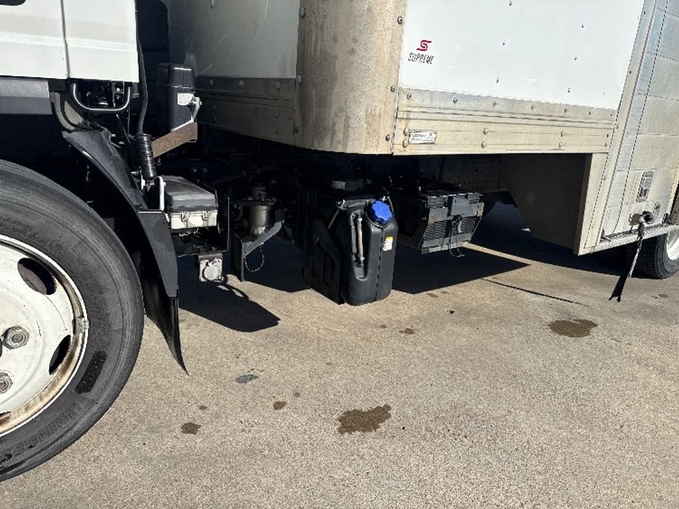 Medium Duty Box Truck-Light and Medium Duty Trucks-Isuzu-2021-NRR-Arlington-TX-220,370\n\t\tmiles-$ 20,000 - Image 5