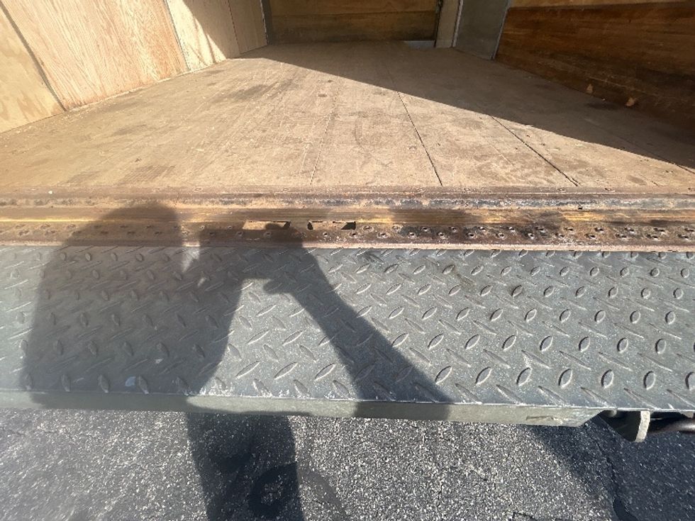 Medium Duty Box Truck-Light and Medium Duty Trucks-Isuzu-2021-NRR-Braintree-MA-148,328\n\t\tmiles-$ 36,750 - Image 10