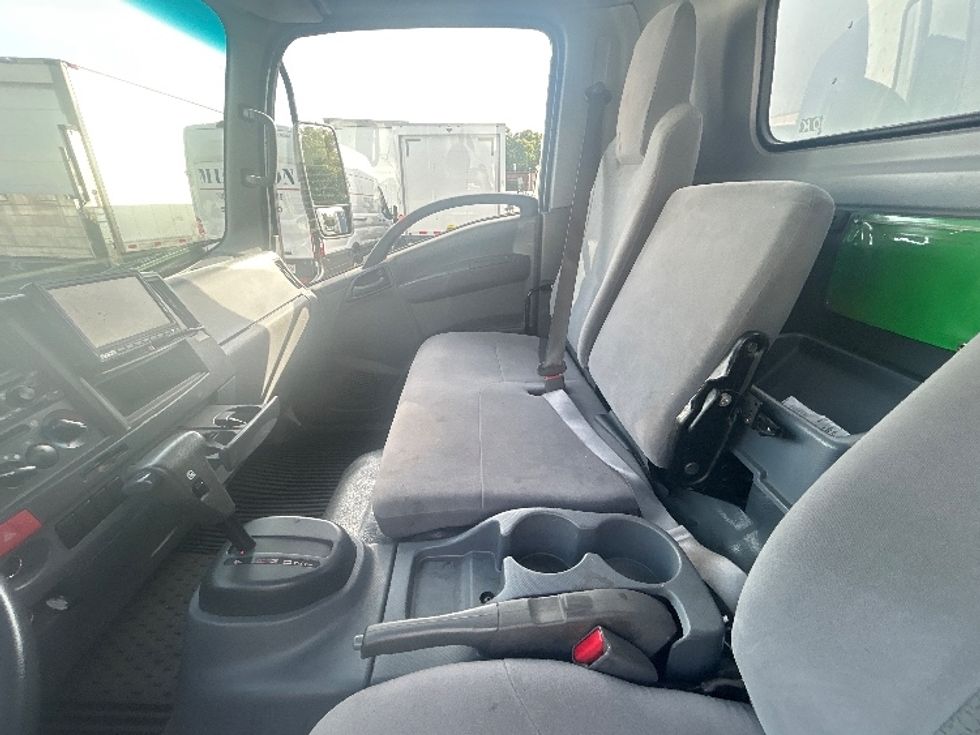 Medium Duty Box Truck-Light and Medium Duty Trucks-Isuzu-2021-NRR-Braintree-MA-148,328\n\t\tmiles-$ 36,750 - Image 19