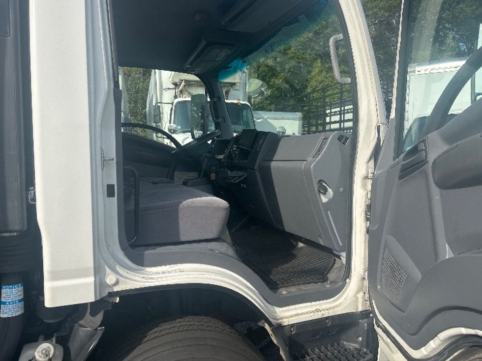 Medium Duty Box Truck-Light and Medium Duty Trucks-Isuzu-2021-NRR-Braintree-MA-148,328\n\t\tmiles-$ 36,750 - Image 20