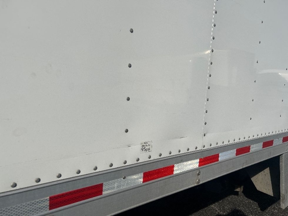 Medium Duty Box Truck-Light and Medium Duty Trucks-Isuzu-2021-NRR-Braintree-MA-148,328\n\t\tmiles-$ 36,750 - Image 27