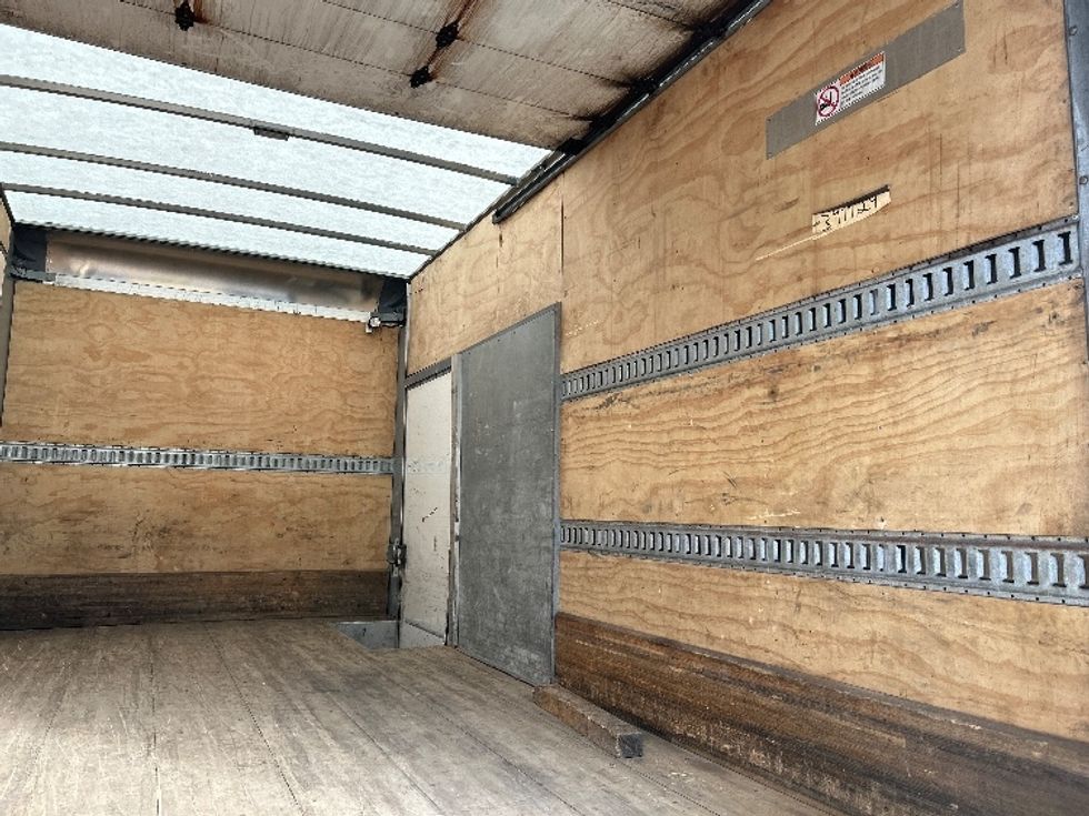 Medium Duty Box Truck-Light and Medium Duty Trucks-Isuzu-2021-NRR-Braintree-MA-163,109\n\t\tmiles-$ 34,500 - Image 12