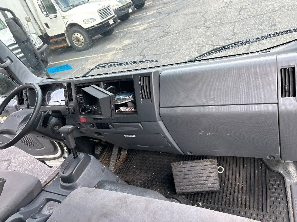Medium Duty Box Truck-Light and Medium Duty Trucks-Isuzu-2021-NRR-Braintree-MA-163,109\n\t\tmiles-$ 34,500 - Image 19