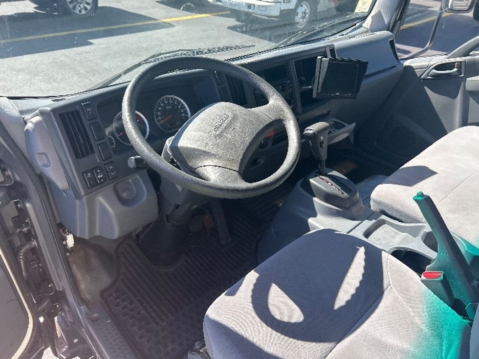 Medium Duty Box Truck-Light and Medium Duty Trucks-Isuzu-2021-NRR-Braintree-MA-63,525\n\t\tmiles-$ 46,750 - Image 17