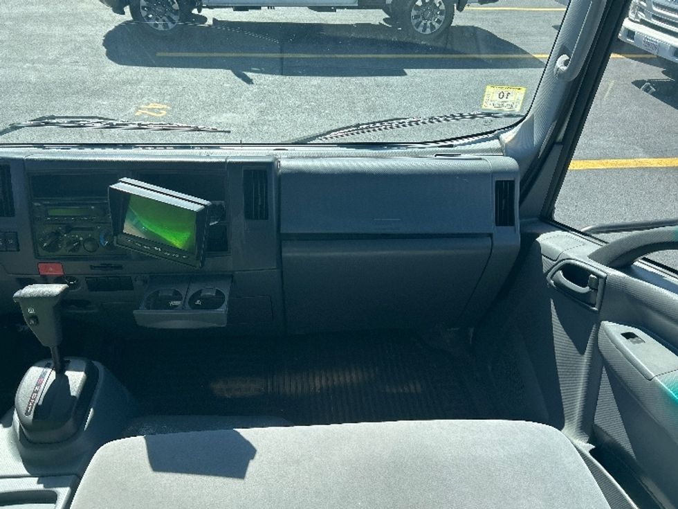 Medium Duty Box Truck-Light and Medium Duty Trucks-Isuzu-2021-NRR-Braintree-MA-63,525\n\t\tmiles-$ 46,750 - Image 21