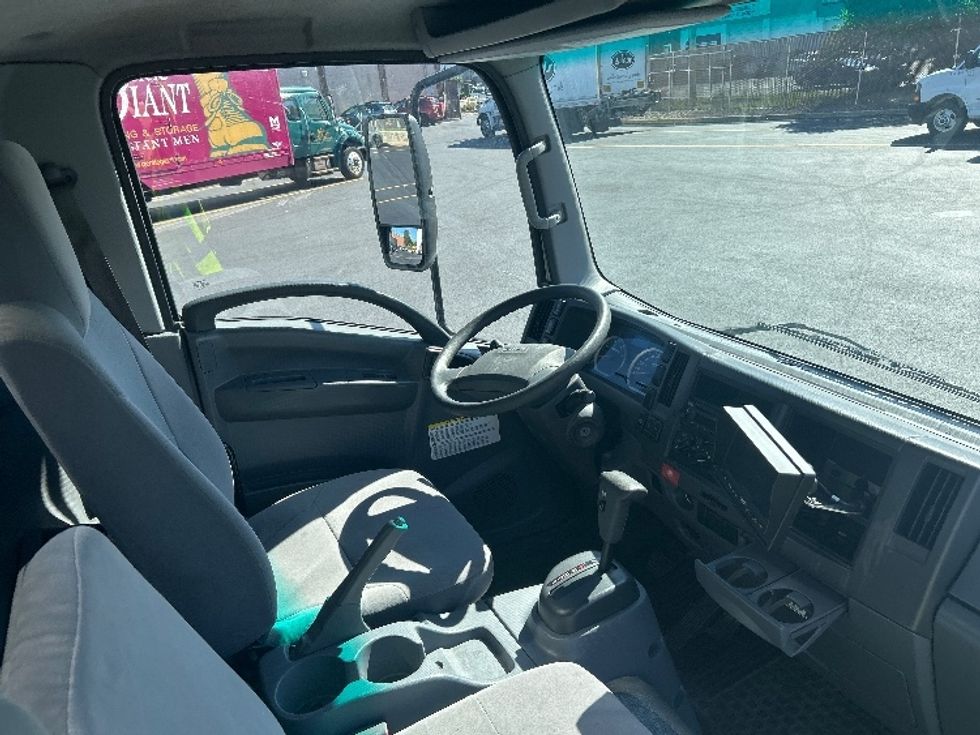 Medium Duty Box Truck-Light and Medium Duty Trucks-Isuzu-2021-NRR-Braintree-MA-63,525\n\t\tmiles-$ 46,750 - Image 22