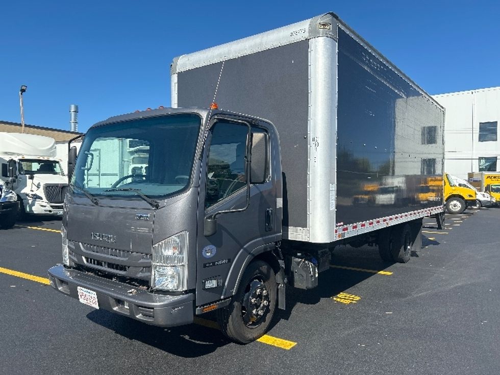 Medium Duty Box Truck-Light and Medium Duty Trucks-Isuzu-2021-NRR-Braintree-MA-63,525\n\t\tmiles-$ 46,750 - Image 3