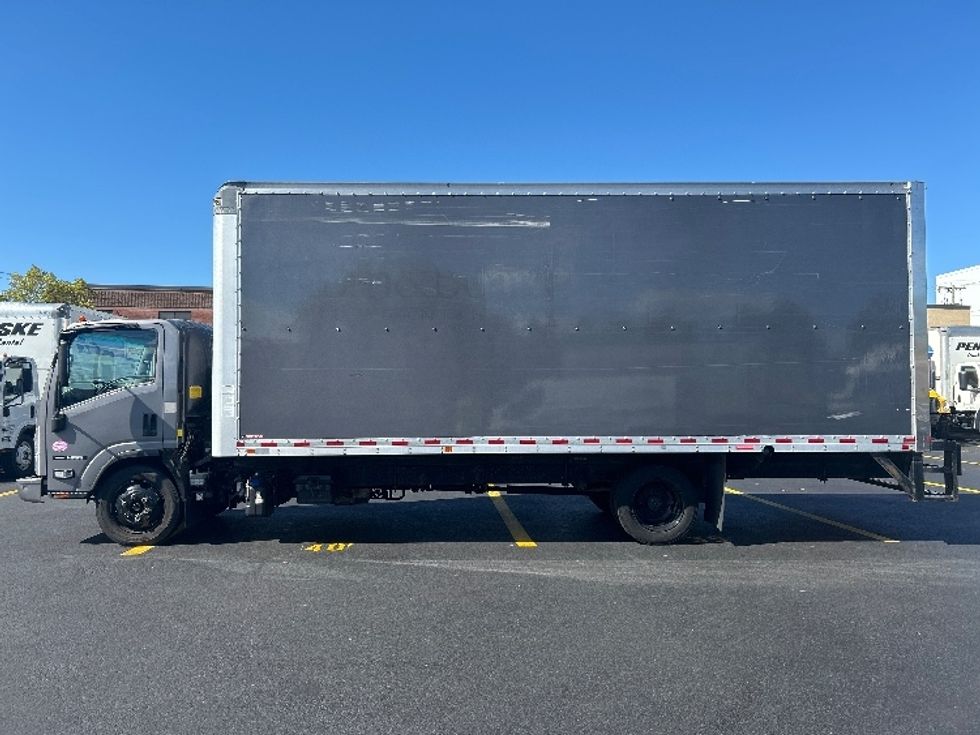 Medium Duty Box Truck-Light and Medium Duty Trucks-Isuzu-2021-NRR-Braintree-MA-63,525\n\t\tmiles-$ 46,750 - Image 4