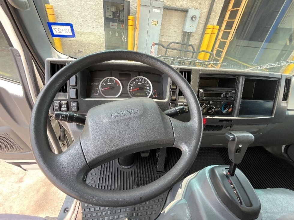 Medium Duty Box Truck-Light and Medium Duty Trucks-Isuzu-2021-NRR-Carrollton-TX-252,616\n\t\tmiles-$ 18,000 - Image 18