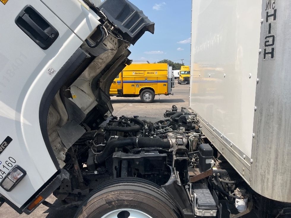 Medium Duty Box Truck-Light and Medium Duty Trucks-Isuzu-2021-NRR-Carrollton-TX-252,616\n\t\tmiles-$ 18,000 - Image 24