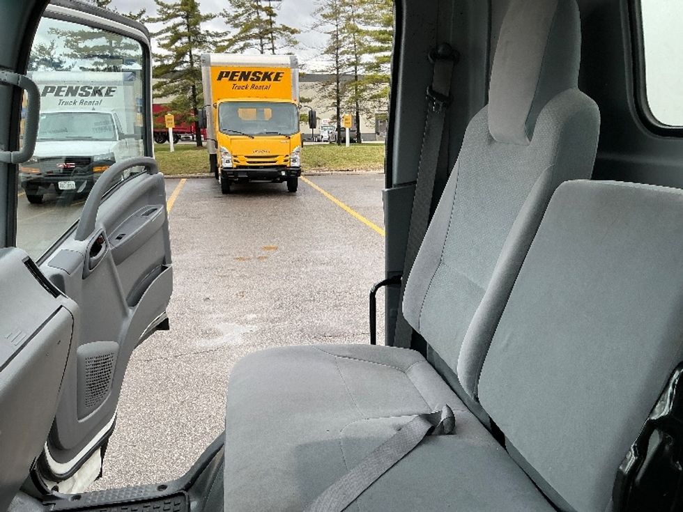 Medium Duty Box Truck-Light and Medium Duty Trucks-Isuzu-2021-NRR-Cincinnati-OH-151,169\n\t\tmiles-$ 40,750 - Image 18