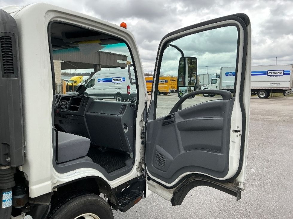 Medium Duty Box Truck-Light and Medium Duty Trucks-Isuzu-2021-NRR-Cincinnati-OH-151,169\n\t\tmiles-$ 40,750 - Image 19